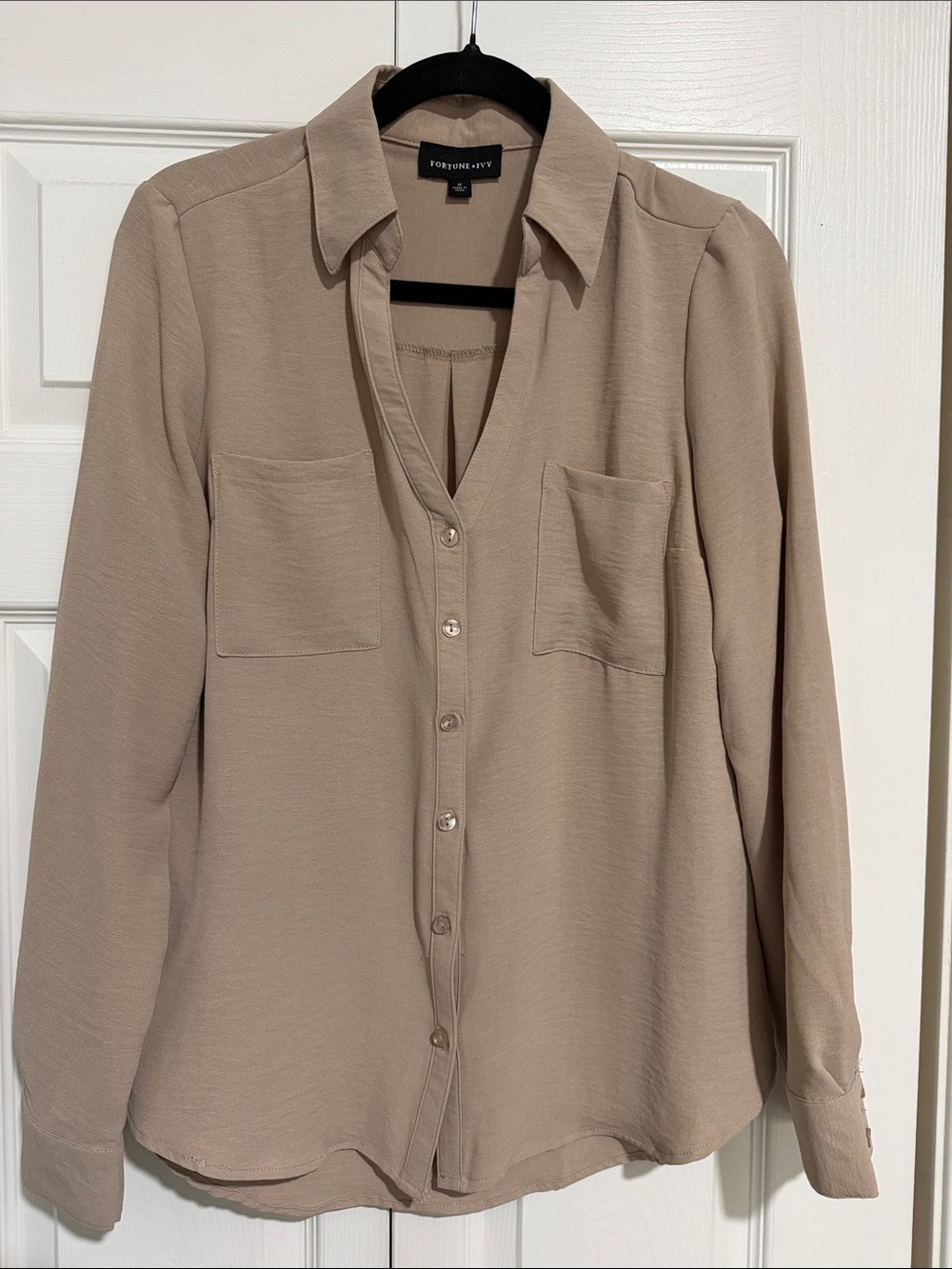 Forever 21 Women's Taupe Button-Front Blouse